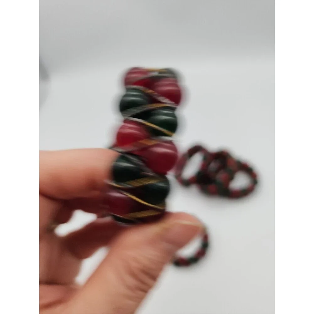 Kemp & Beatly set of 8 Christmas Red & Green Glass Beaded Napkin Ring Holders